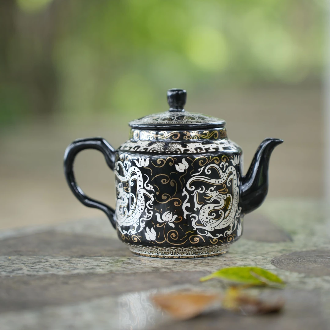 【西泠上新】黑地龙纹金银错茶壶HX0402
