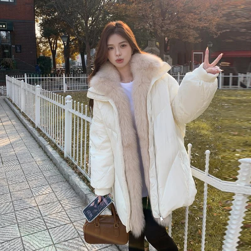 米白色狐狸毛领鹅绒服女冬季2024新款高级感可脱卸大衣厚外套