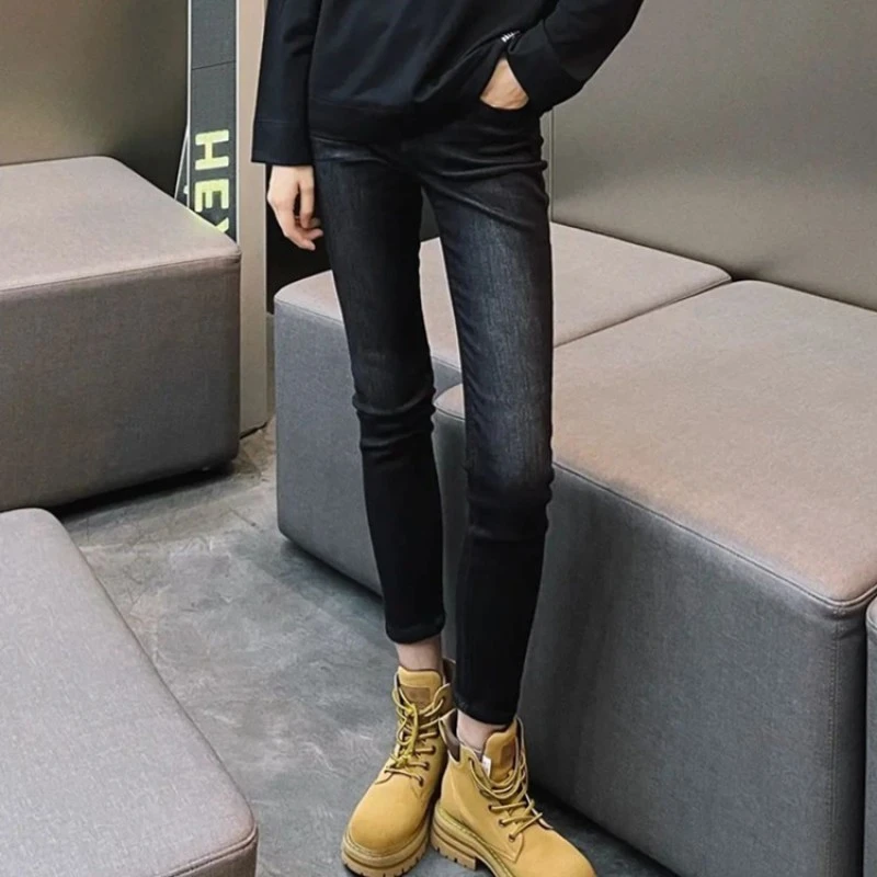 谷诗商场同款冬季修身显瘦时尚休闲磨毛加绒小脚牛仔裤女1100414