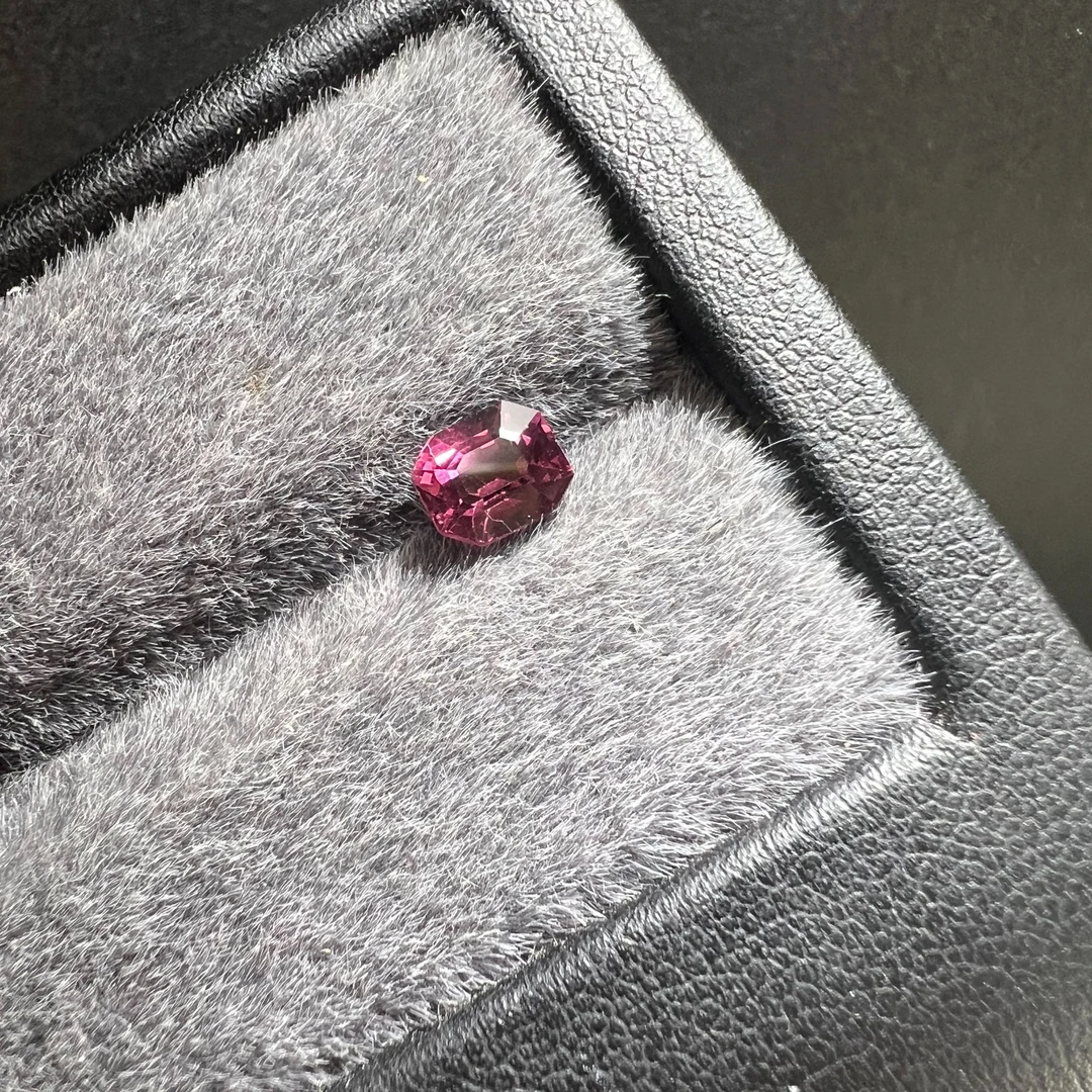 诚辉钰玺 尖晶裸石1.15ct