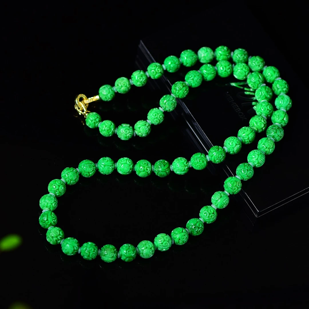 天然翡翠阳绿项链