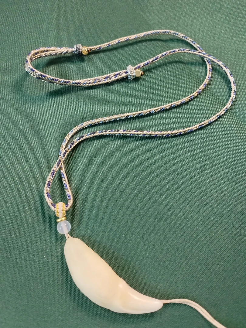 非金属锦纶吊坠 （5.2厘米）狗牙 百搭精美吊坠 时尚手工 情侣传统