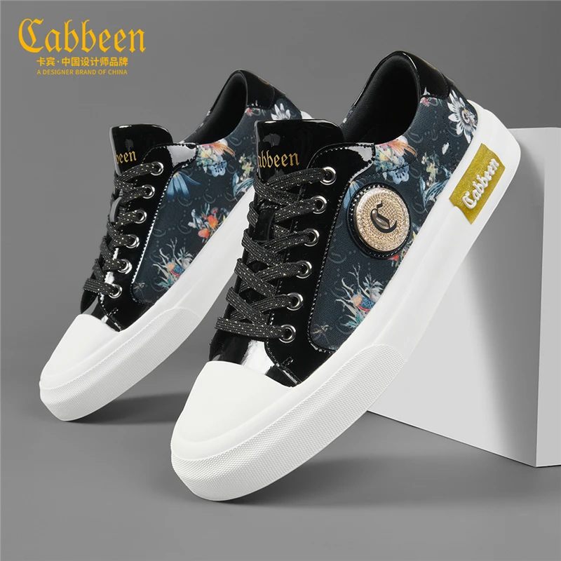 卡宾男鞋圆标印花百搭板鞋秋季透气休闲鞋子男2025男士设计感潮鞋
