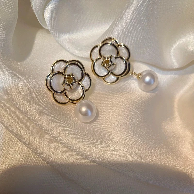 铜合金珐琅耳饰 精致轻奢法式气质温柔山茶花耳钉时尚饰品百搭