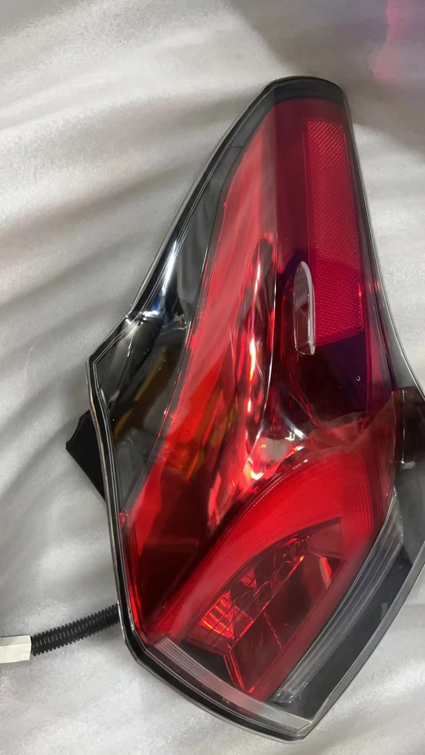 17荣放外尾灯原装拆车，客户改款升级，换下得