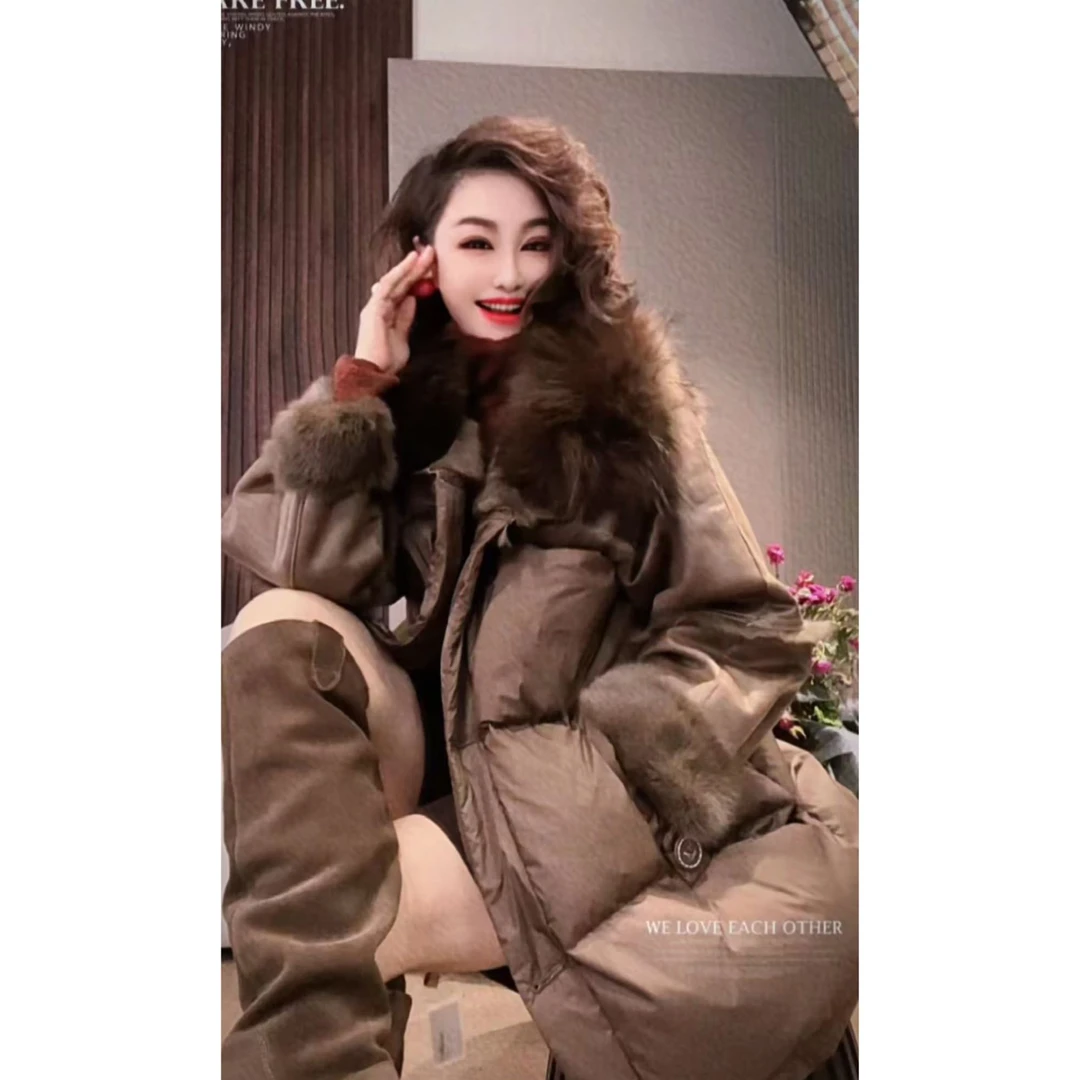 LX248818貉子毛领鹅绒拼接大衣兔毛皮毛一体女中长款宽松外套