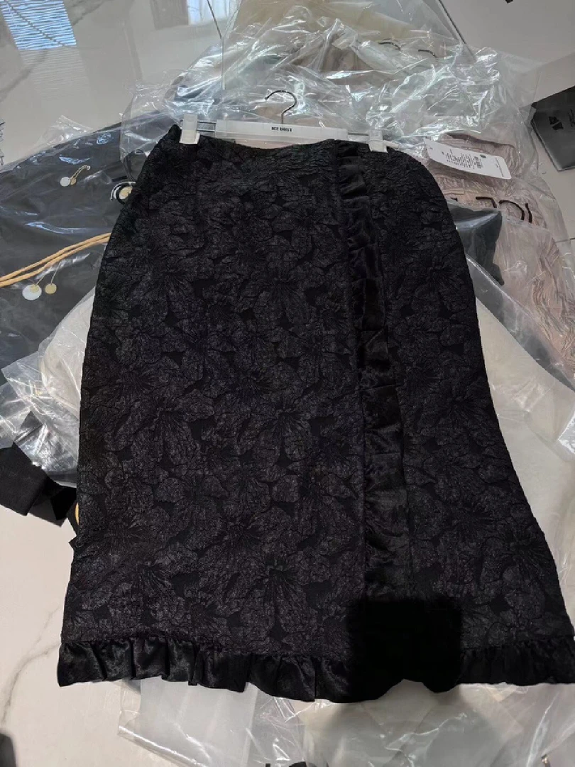 ICEDUST 24SS荷叶边提花半裙