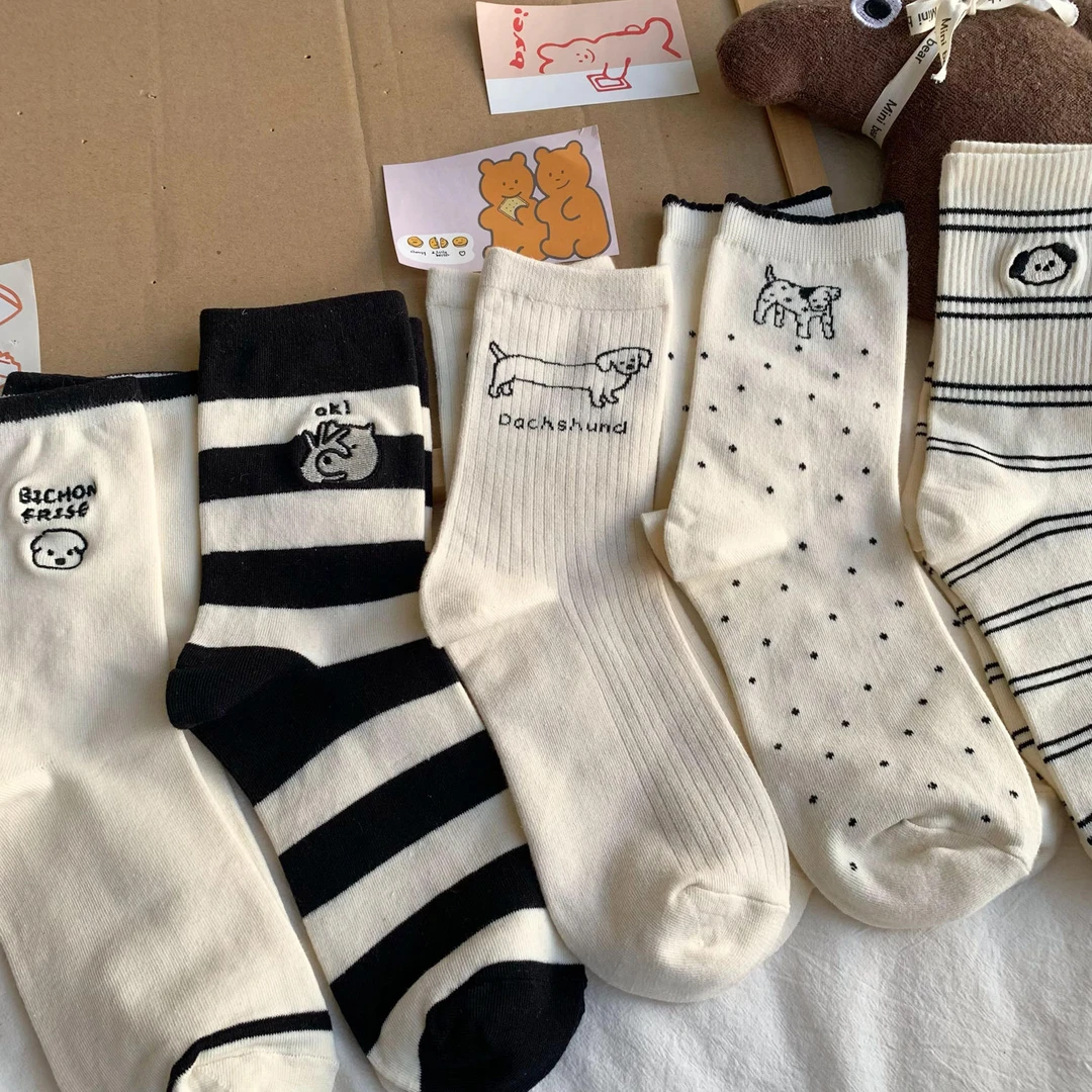 早秋袜子女韩版中筒日系可爱卡通高颜值刺绣小狗黑白少女心学院风