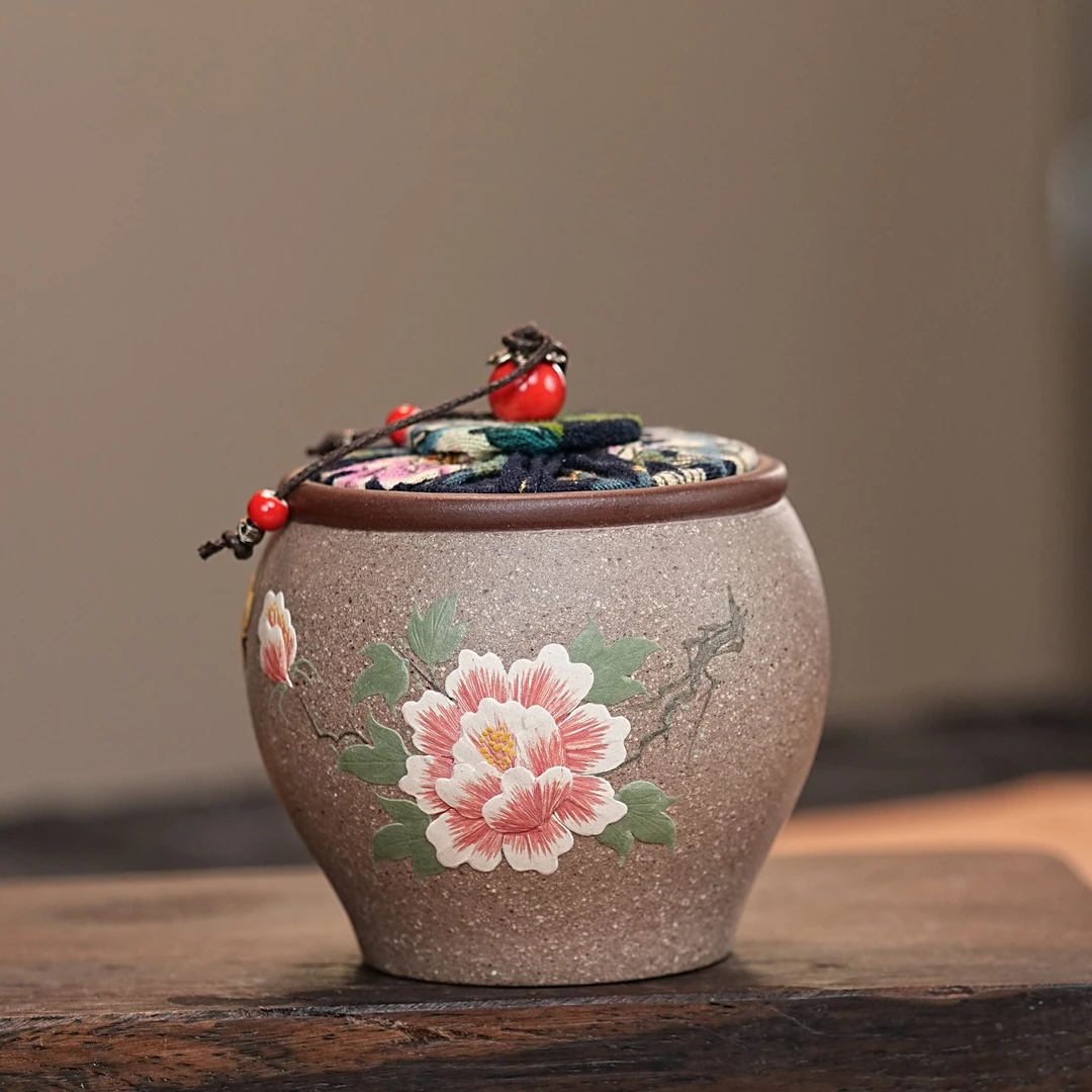 【2532牡丹茶叶罐】宜兴原矿双色粉浆手工堆绘牡丹茶叶罐