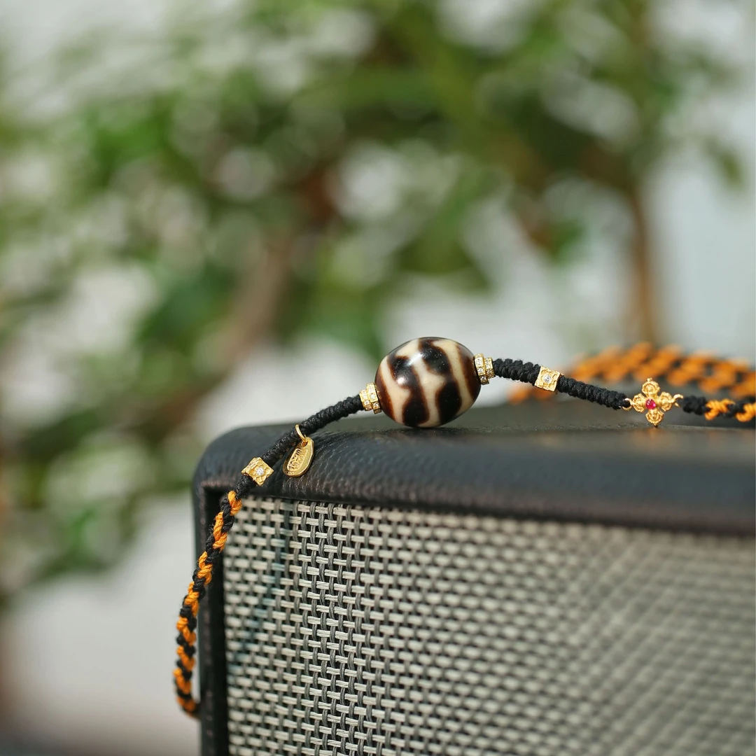 【白水严选】牙黄双水纹达洛玛瑙项链