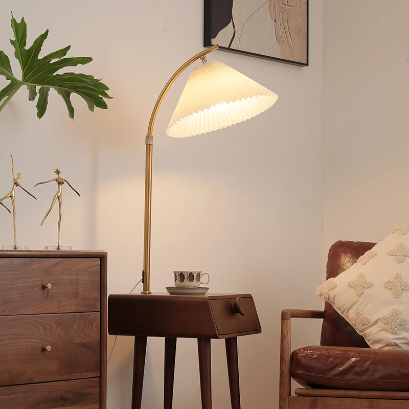 式实木中古风高级感客厅卧室复古文艺床头柜置物架落地灯