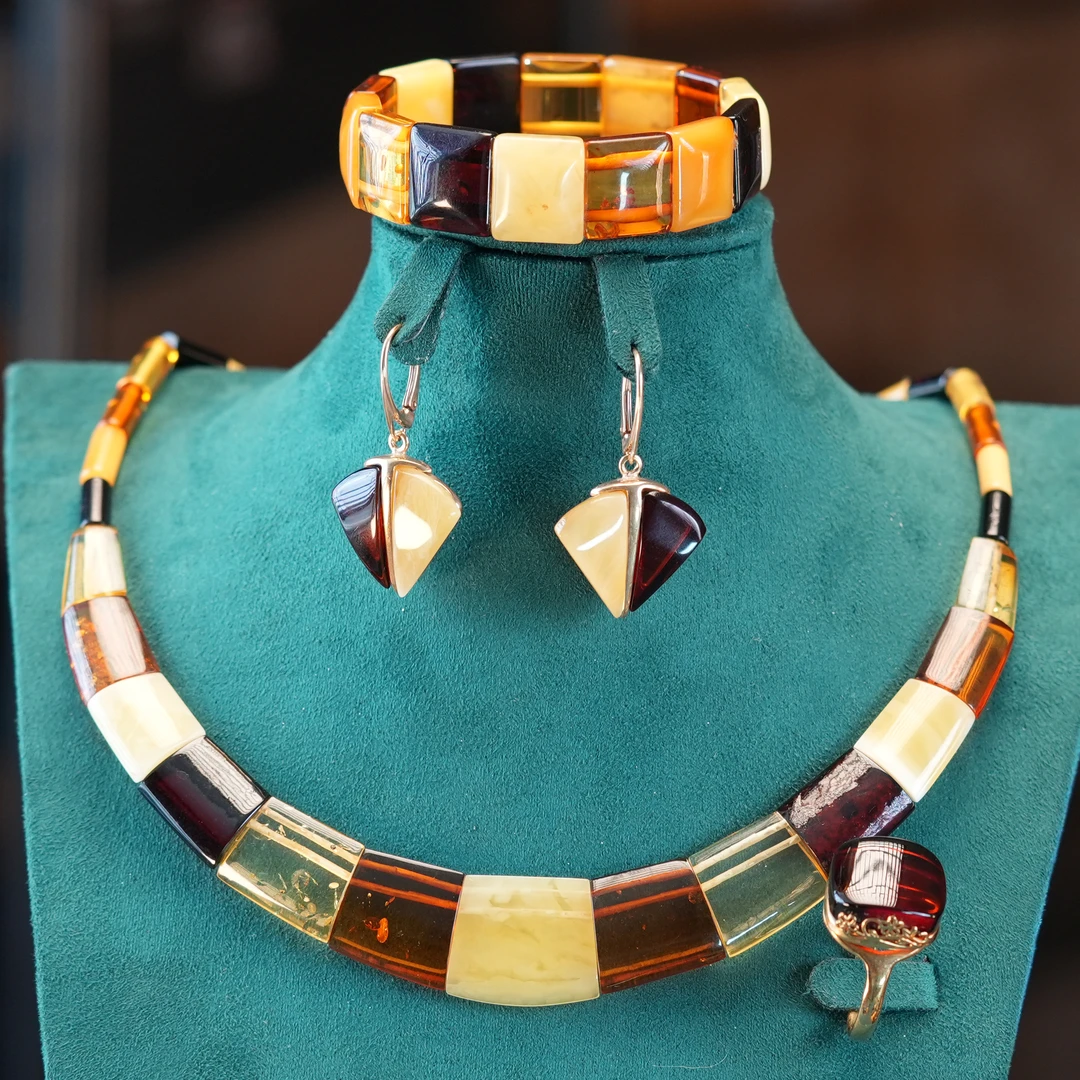 天然琥珀欧款套装51.4g تەبىئىي كەھرىۋا يۈرۈشلۈك