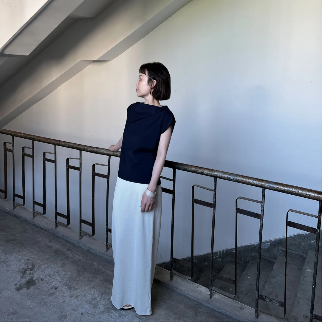 【BARENA】设计师品牌 24SS藏青色斜领上衣