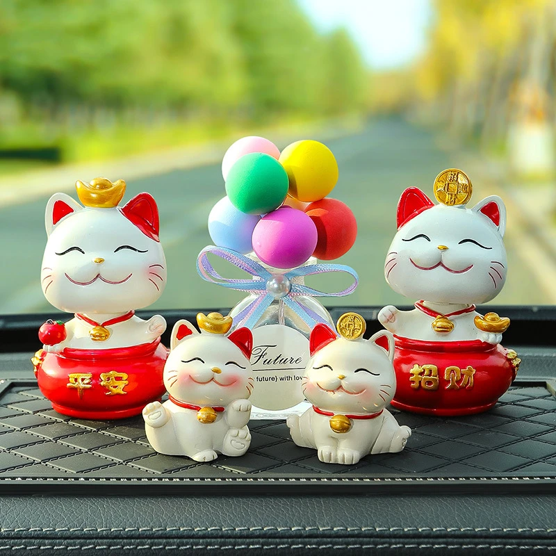 招财猫汽车树脂摆件可爱创意卡通公仔招财猫车载内装饰品清香时尚