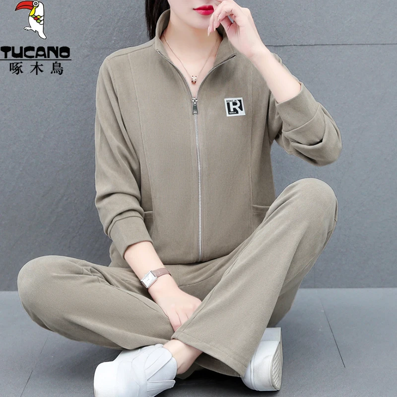 啄木鸟休闲运动服套装女春秋2025新款立领开衫中年妈妈女装两件套