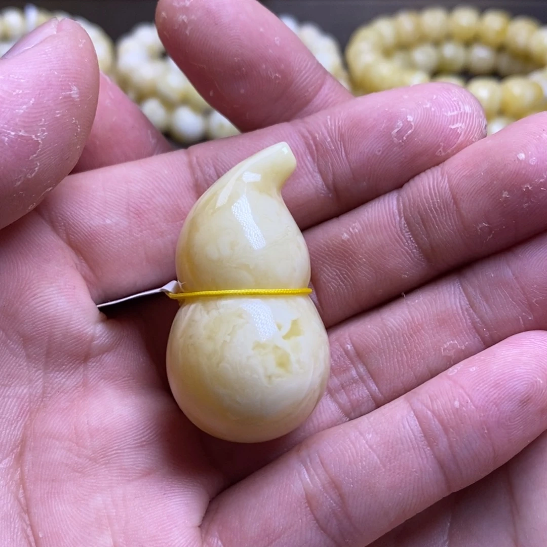 【闪购商品】蜜蜡裸石未镶嵌立体葫芦