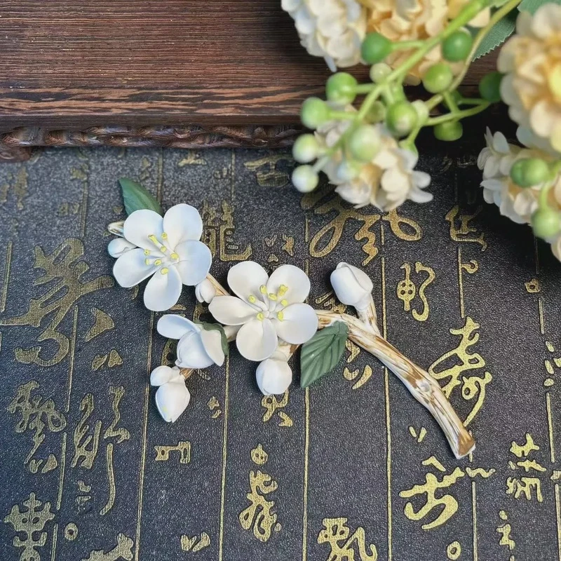 素梅香瑞 白梅花 手工陶瓷香插摆件