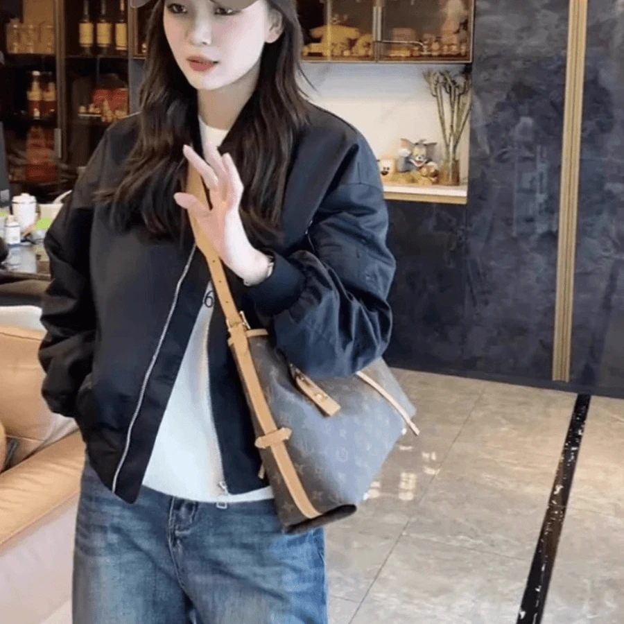 棒球服短外套女2025秋季新款休闲健身运动飞行夹克高级感黑色