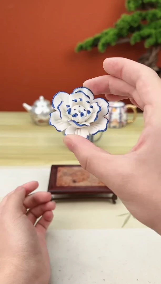 【闪购商品】陶瓷复古风莲花花插