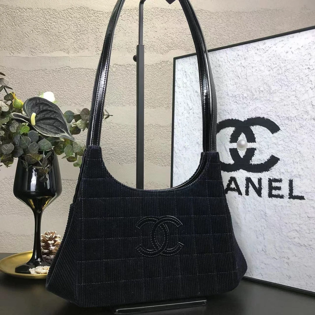 95新 Chanel/香奈儿 藏蓝色灯芯绒蛙口腋下包 6开底长29