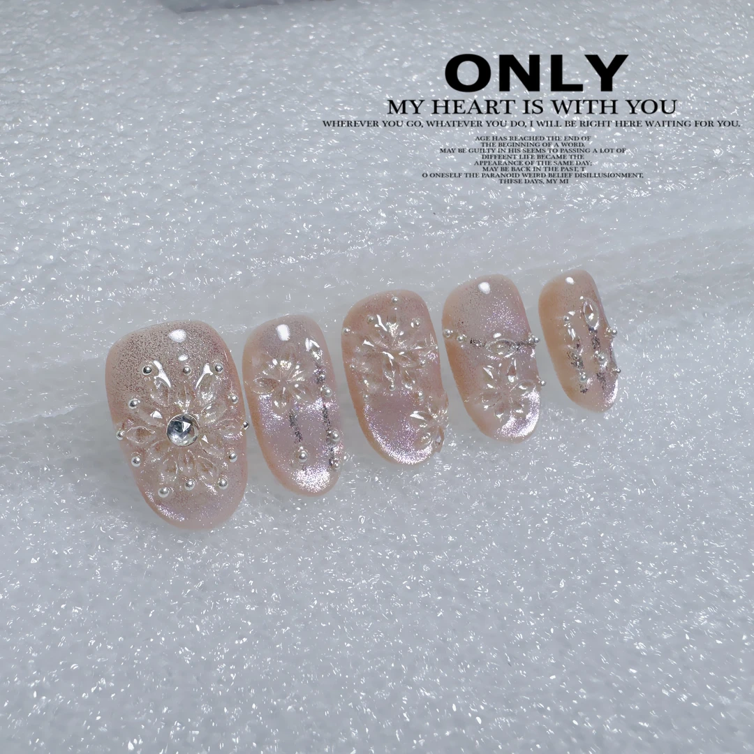 圆熙轻奢秋冬手工穿戴甲雪花渐变气质高端冰透美甲裸色中长款