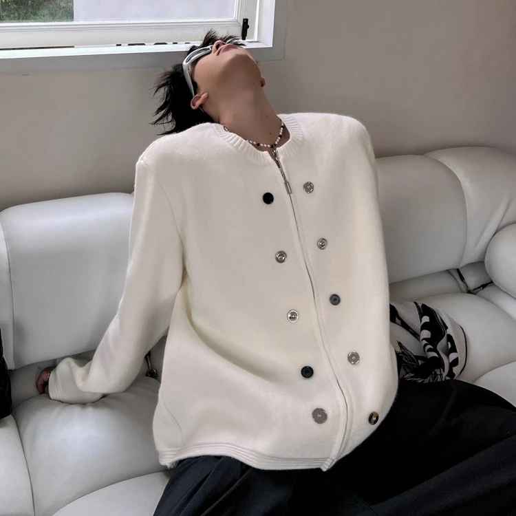 小众设计感宽松针织开衫纽扣装饰纯色圆领毛衣外套男女小香风