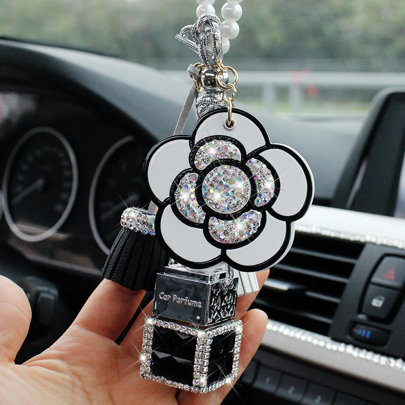 汽车香水挂饰时尚镶钻山茶花车内车小香风后视镜挂件装饰车载好物