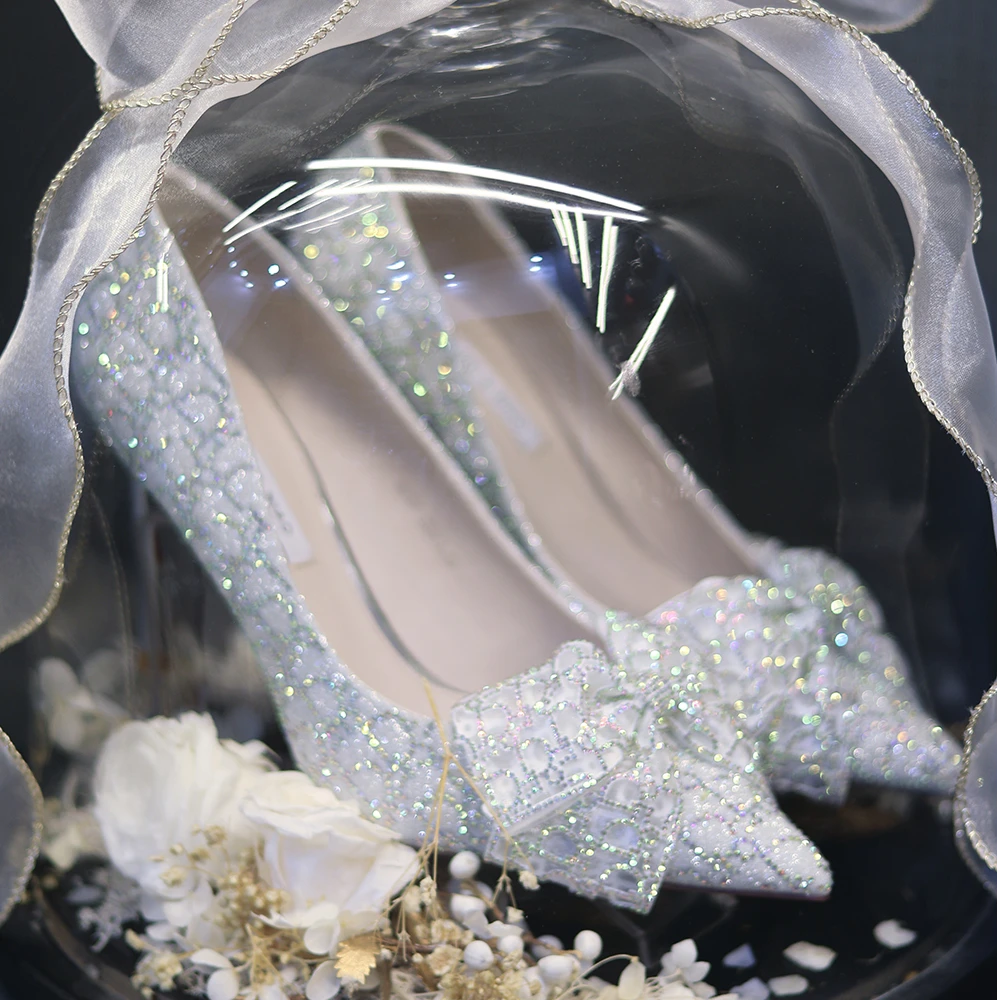 春季新款高跟鞋女2025爆款洋气满钻蝴蝶结成人礼轻奢小众不累脚