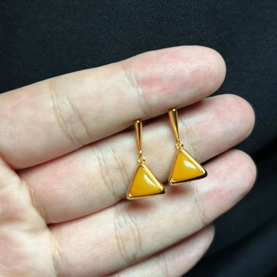 【云上叙】25 V20898-S925银镶嵌蜜蜡耳钉-6*7mm（东哥）