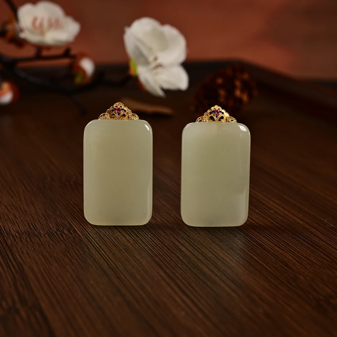 【云上好物】30 DS48283-18K金和田玉吊坠-多样性发一件-30x19x5mm