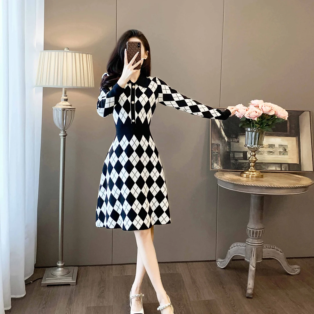 小香风针织连衣裙2024新款法式高级感修身显瘦气质穿搭裙子女秋冬