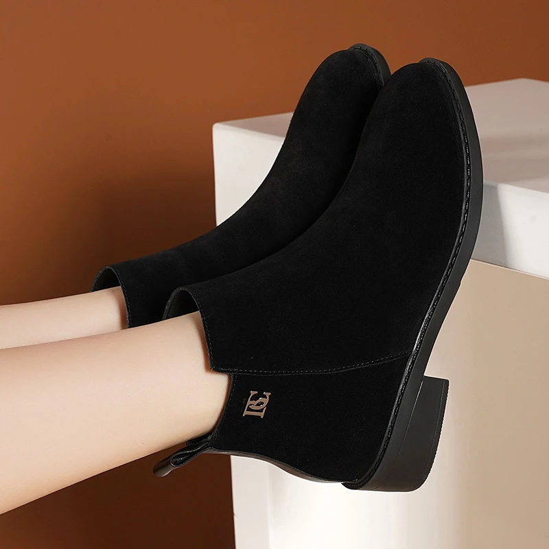 2025秋冬短靴女磨砂皮中跟粗跟短筒绒面尖头拉链加绒瘦瘦靴子女鞋