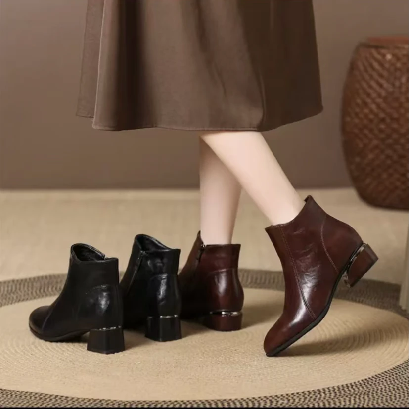 2024新款冬季尖头低跟短靴女软皮马丁靴切尔西加绒软底女鞋
