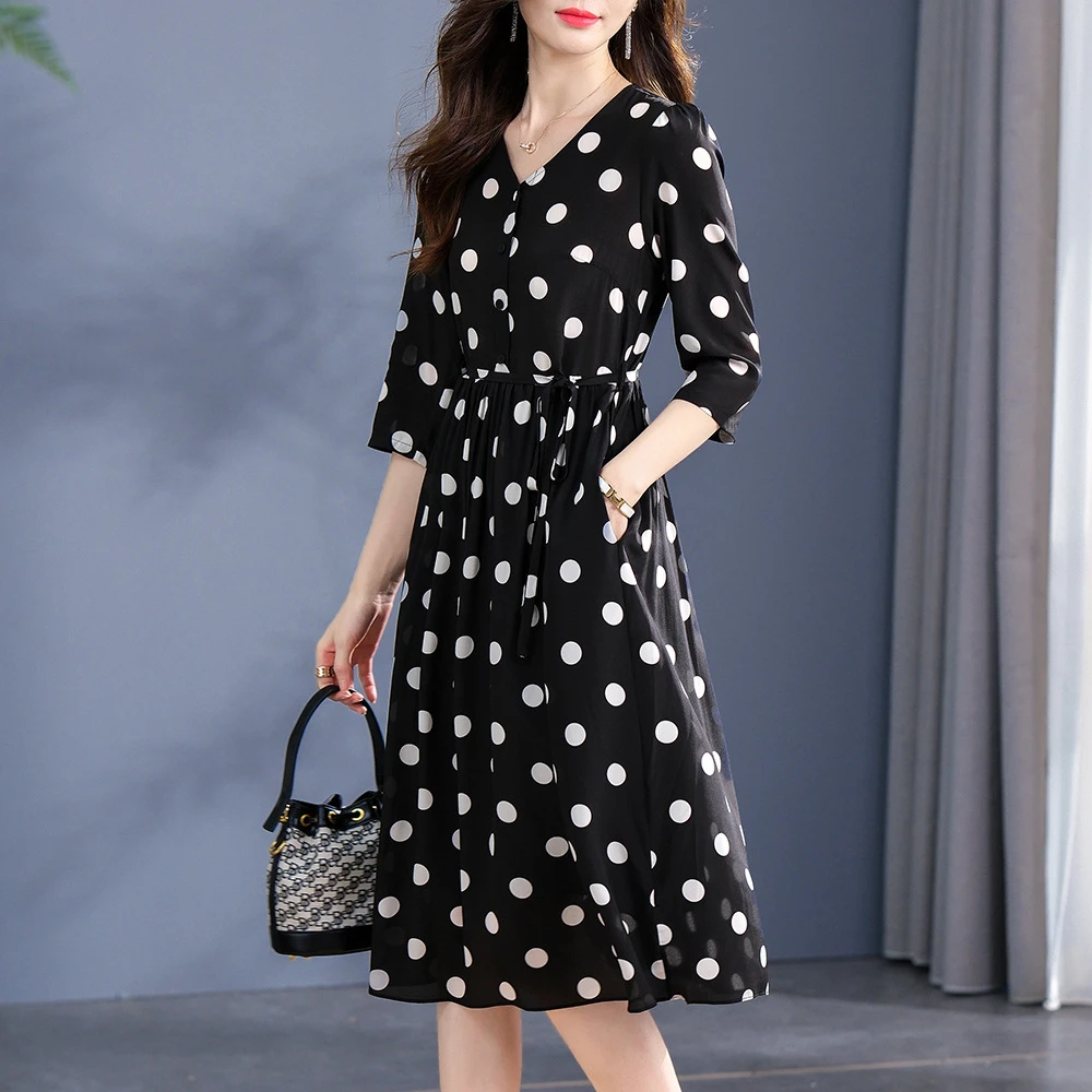 90111V领收腰连衣裙子2024新款夏季时尚圆点大摆裙显瘦短袖系带裙
