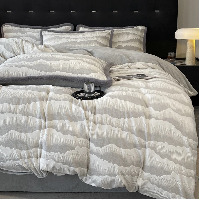 轻奢风花边牛奶绒四件套简约加厚纯色冬被加绒保暖适合冬季裸睡