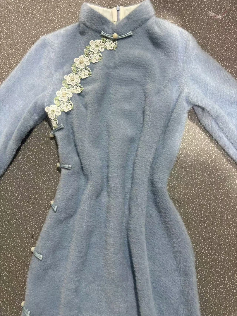 1254  蓝色 花边珠珠扣 素版 旗袍