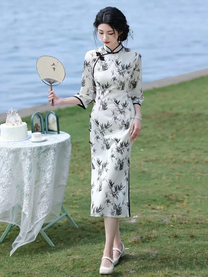 1282黑竹叶 红珠珠扣 单层 到大袖 旗袍