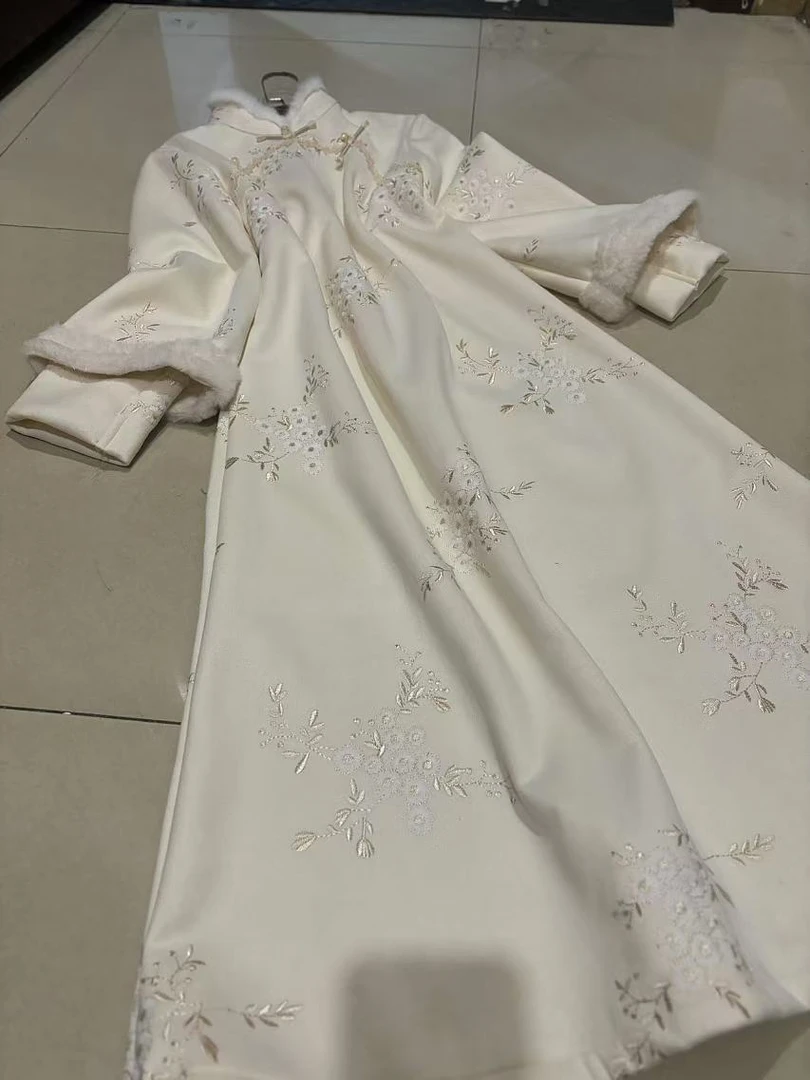 1471 米色 A版 美玲襟 刺绣【木香】 旗袍