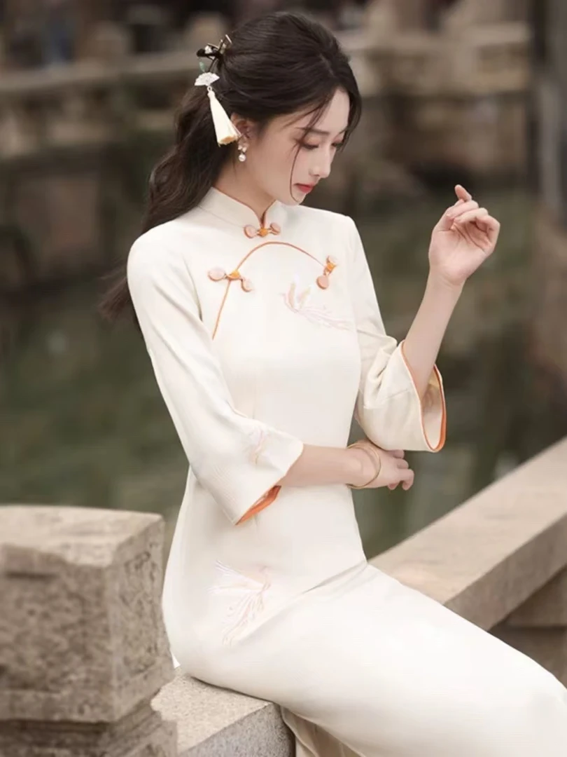 1412 米色 美玲襟 圆盘扣 【凤凰】 旗袍