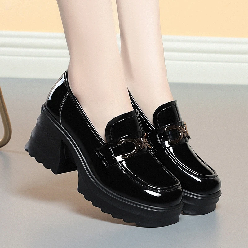 妈妈鞋春秋新款乐福鞋软皮软底粗跟女士皮鞋时尚百搭厚底松糕鞋女