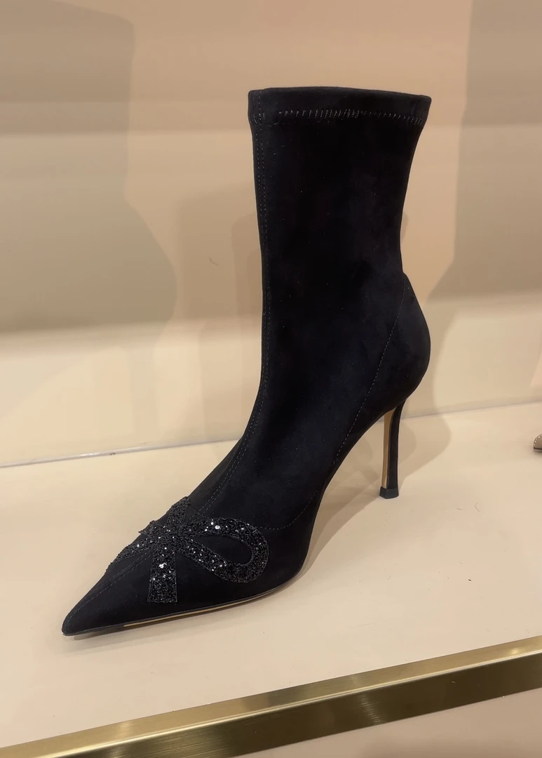 2025年爆款洋气新款秋冬细跟短靴尖头时尚弹力袜靴