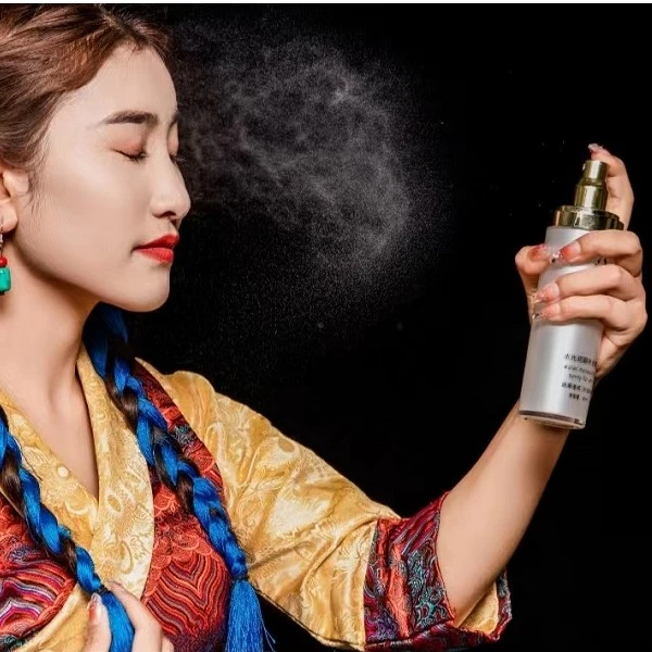 保湿水光润颜补水喷雾滋润肌肤