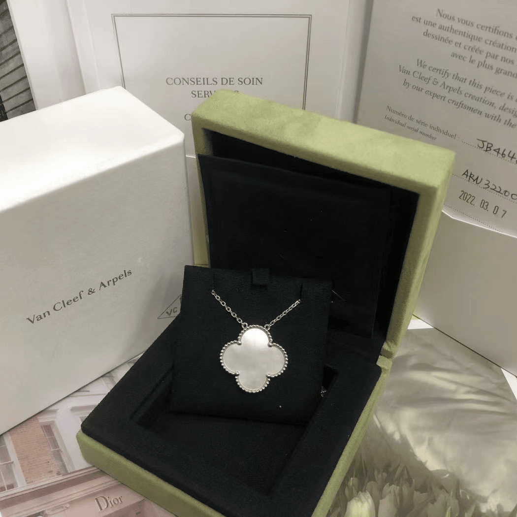95新  95新 梵克雅宝 安洁利田哥项链/SK0111421