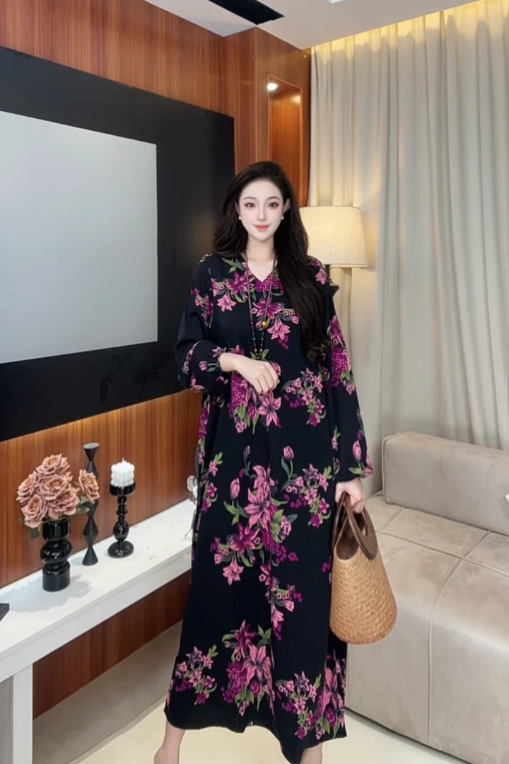 7666#紫花 新款花色艺术V领气质百搭连衣裙女不挑人春秋