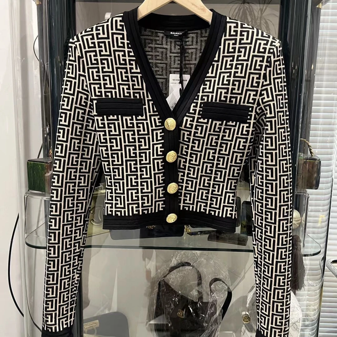 95新  balmain 经典老花金扣弹力外套/上衣 公价2w+ 34码