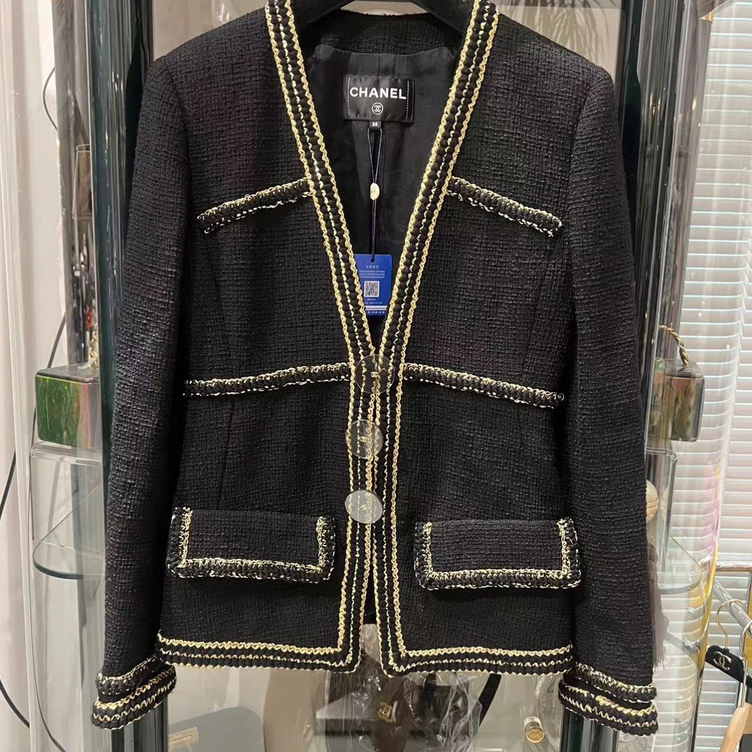 95新  17A 黑金大都会外套 38码