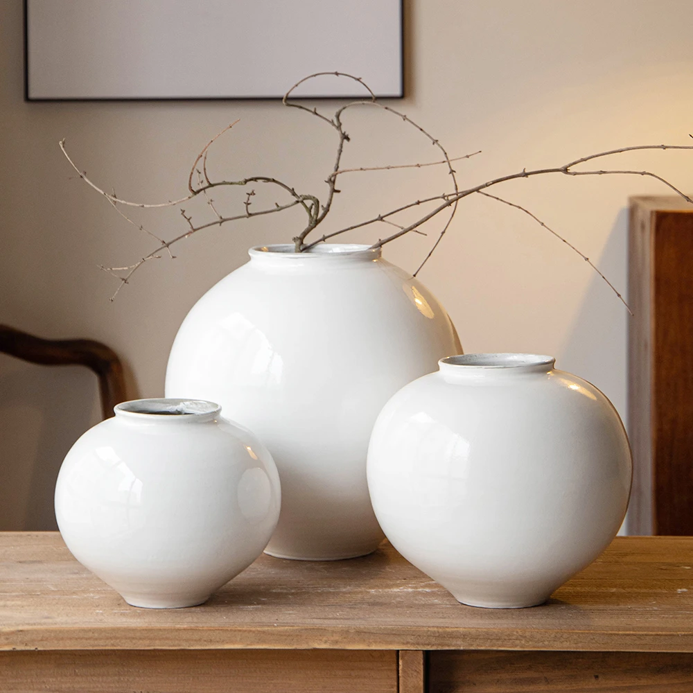 温馨白色陶瓷月亮罐中号插花手工圆球形粗陶摆件室内玄关书架装