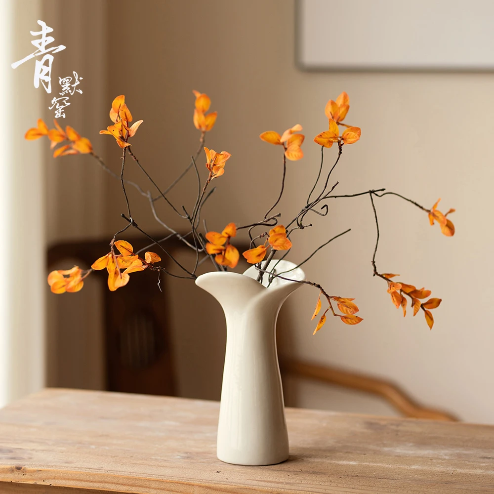 景德镇侘寂风白色花瓣小花瓶新中式陶瓷家居客厅花器桌面装饰雨墨