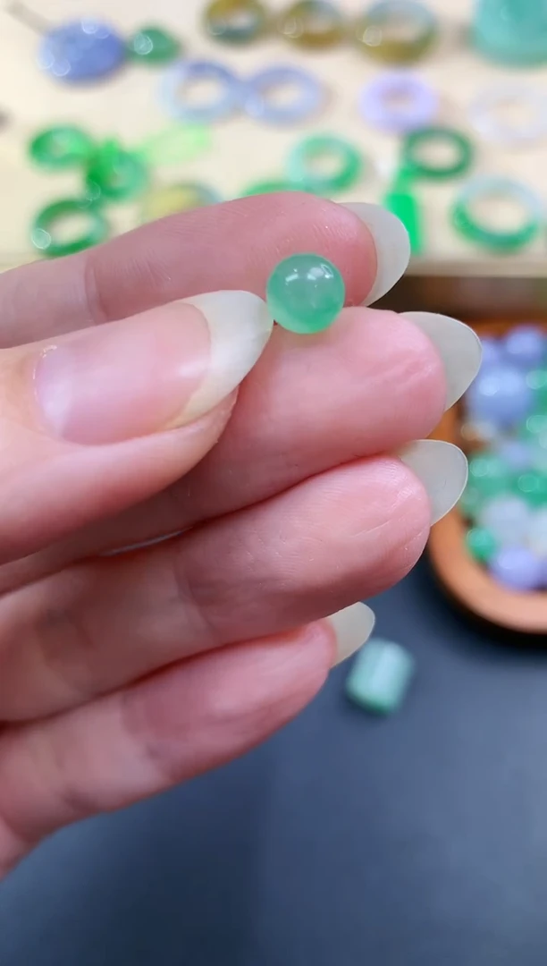 【闪购商品】翡翠吊坠(不含链)未镶嵌单珠|1200+0