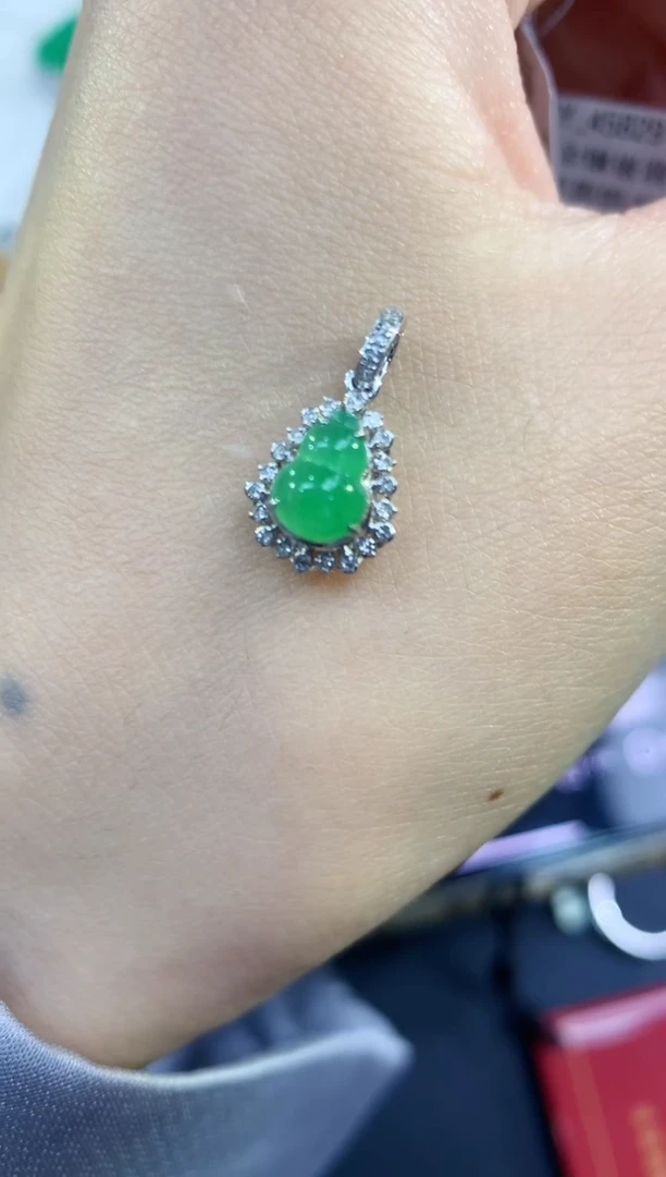 翡翠吊坠(不含链)18K金镶嵌葫芦吊坠-多样性发货-2439